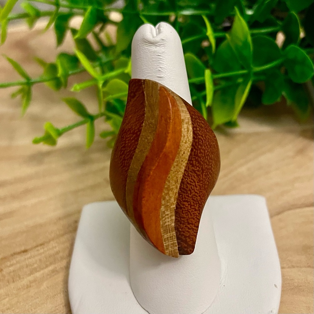 Vintage Handmade Abstract Wooden Ring Size 8 - Picture 3 of 12